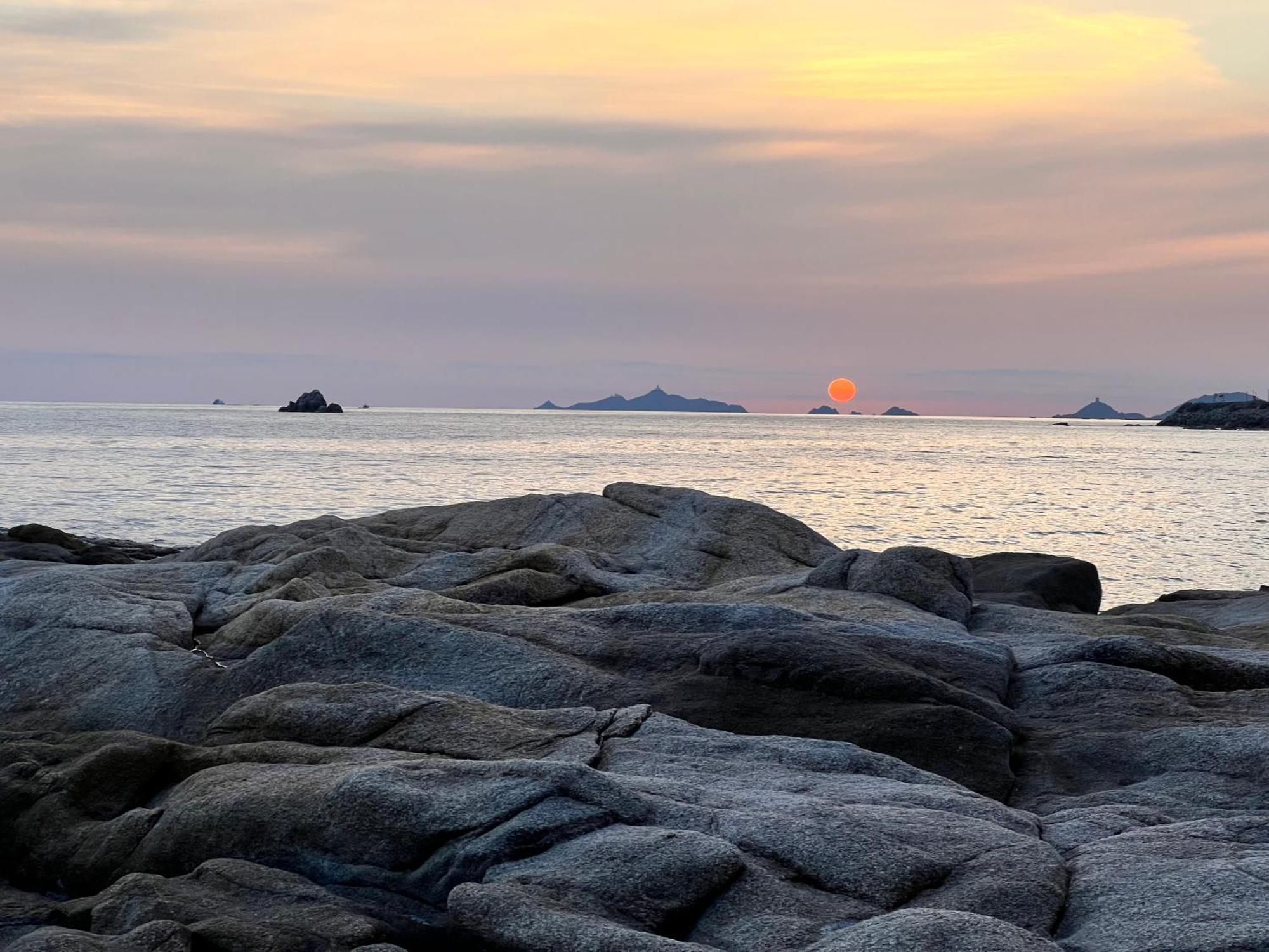 Cabanon Sur La Vue Sur Les Sanguinaires Hébergement de vacances *